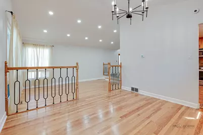 5251 Greenleaf Street, Skokie, IL 60077 - Photo 7