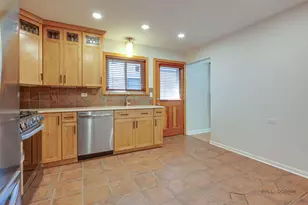 5251 Greenleaf St, Skokie, IL 60077 - Photo 11