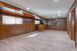 5251 Greenleaf St, Skokie, IL 60077 - Photo 19