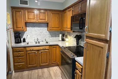 930 17th Street #14, Moline, IL 61265 - Photo 3