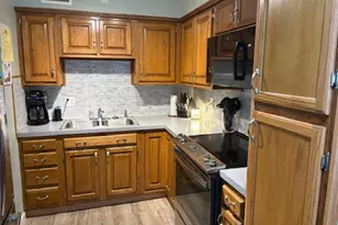 930 17th St, Moline, IL 61265 - Photo 3
