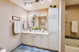 1 Maple Tree Ct, Elmhurst, IL 60126 - Photo 15