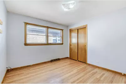 8641 S Jeffery Boulevard, Chicago, IL 60617 - Photo 5