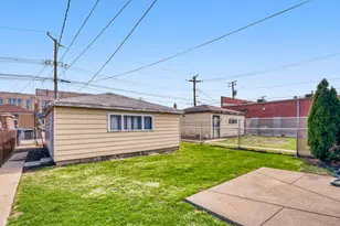 8641 S Jeffery Blvd, Chicago, IL 60617 - Photo 15