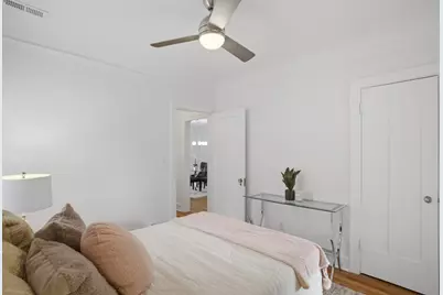 2815 W Fitch Avenue, Chicago, IL 60645 - Photo 15