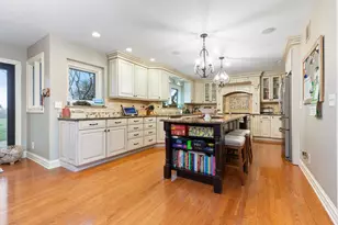 6N680 Somerset Dr, Saint Charles, IL 60175 - Photo 13