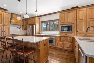 652 S Fairview Ave, Elmhurst, IL 60126 - Photo 5