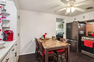 4552 W 89th St, Hometown, IL 60456 - Photo 7