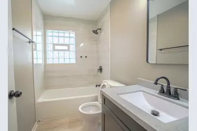 2315 Elim Avenue, Zion, IL 60099 - Photo 9