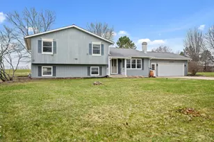2S456 Cedar Ct, Elburn, IL 60119 - Photo 3