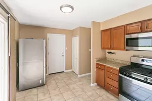 164 Galewood Dr, Bolingbrook, IL 60440 - Photo 3