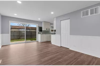 1295 Foxcroft Drive, Aurora, IL 60506 - Photo 9