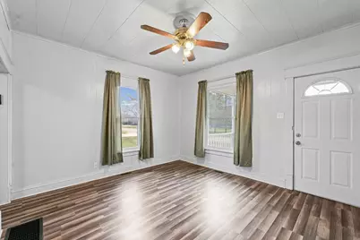 232 W William Street, Bement, IL 61813 - Photo 5