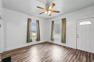 232 W William St, Bement, IL 61813 - Photo 5