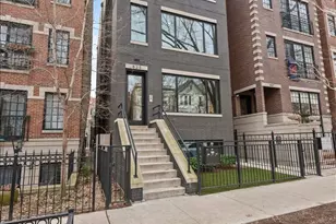825 W Buckingham Pl, Chicago, IL 60657 - Photo 1