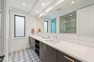825 W Buckingham Pl, Chicago, IL 60657 - Photo 15