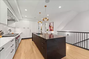 825 W Buckingham Pl, Chicago, IL 60657 - Photo 7