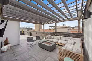 825 W Buckingham Pl, Chicago, IL 60657 - Photo 25
