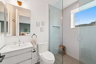 825 W Buckingham Pl, Chicago, IL 60657 - Photo 19