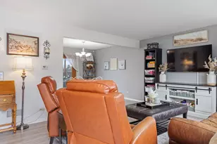 1N264 Darling St, Carol Stream, IL 60188 - Photo 5