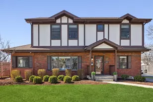 454 S Yale Ave, Villa Park, IL 60181 - Photo 1