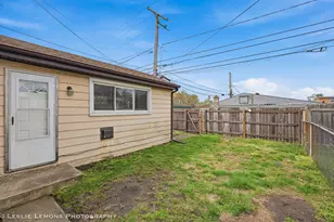 10142 S California Ave, Evergreen Park, IL 60805 - Photo 23