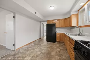 10142 S California Ave, Evergreen Park, IL 60805 - Photo 25