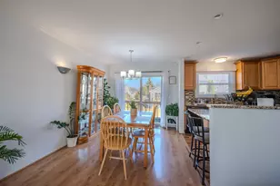 829 Prairie Ave, Bartlett, IL 60103 - Photo 5