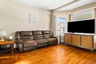 4541 N Harding Ave, Chicago, IL 60625 - Photo 3