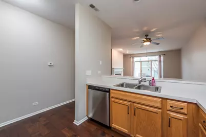 2879 Falling Waters Drive #2879, Lindenhurst, IL 60046 - Photo 9