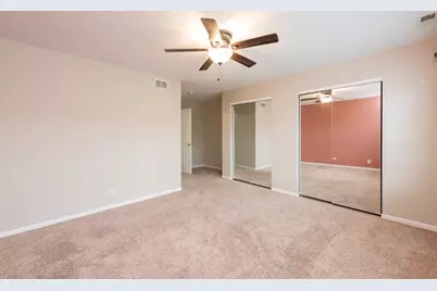 2879 Falling Waters Drive #2879, Lindenhurst, IL 60046 - Photo 17