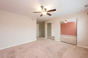 2879 Falling Waters Dr, Lindenhurst, IL 60046 - Photo 17