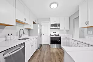 2153 Lancaster Cir, Naperville, IL 60565 - Photo 3