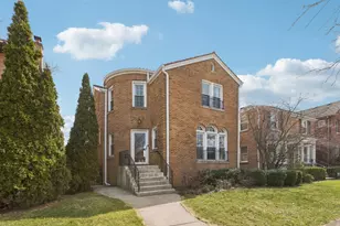 1220 N Oak Park Ave, Oak Park, IL 60302 - Photo 1