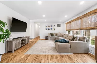 904 W Lynnwood Avenue, Arlington Heights, IL 60004 - Photo 3