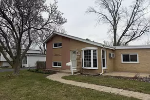 327 Morse Dr, Northlake, IL 60164 - Photo 1