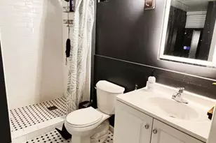 1065 Hiawatha Dr, Elgin, IL 60120 - Photo 13