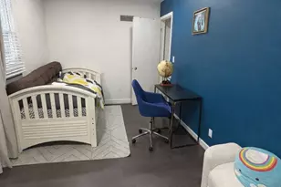 1065 Hiawatha Dr, Elgin, IL 60120 - Photo 7