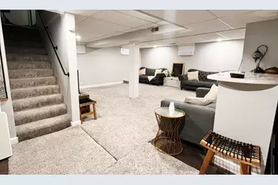 1065 Hiawatha Drive, Elgin, IL 60120 - Photo 17