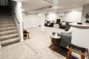 1065 Hiawatha Dr, Elgin, IL 60120 - Photo 17