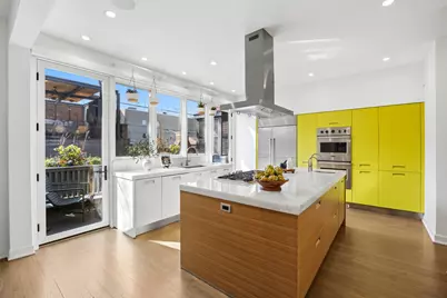 2436 N Surrey Court, Chicago, IL 60614 - Photo 13