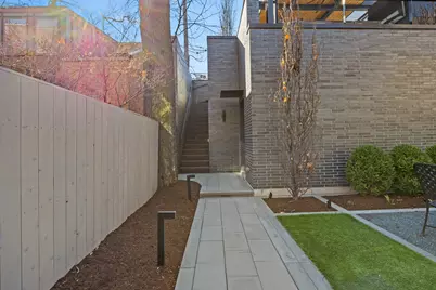 2436 N Surrey Court, Chicago, IL 60614 - Photo 21