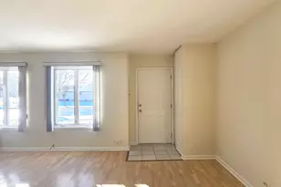 726 E Old Willow Rd, Prospect Heights, IL 60070 - Photo 3