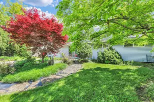 1302 Briarwood Dr, Champaign, IL 61821 - Photo 3