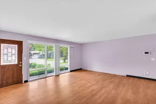 1302 Briarwood Dr, Champaign, IL 61821 - Photo 7