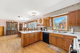 701 E Prairie St, Plano, IL 60545 - Photo 7