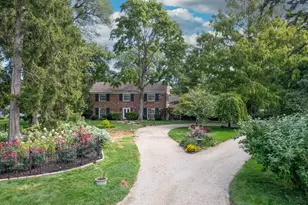 812 Dodds Dr, Champaign, IL 61820 - Photo 5