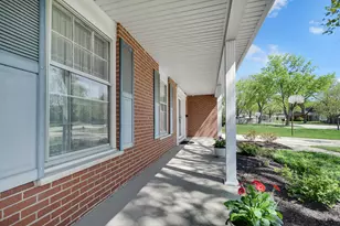 6914 Richmond Ave, Darien, IL 60561 - Photo 3