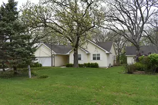 106 Chickasaw Ln, Loda, IL 60948 - Photo 3