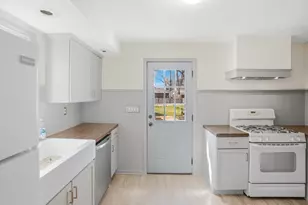 3114 Enoch Ave, Zion, IL 60099 - Photo 9